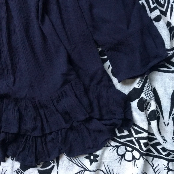 Deep Navy Off Shoulders Top - Picture 3 of 3